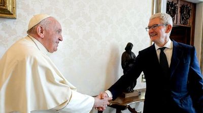 Mobile Phone Critic Pope Francis Meets Apple Chief Tim Cook