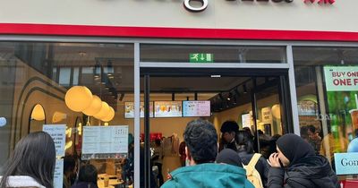 Hundreds line the streets to try new Leeds bubble tea café