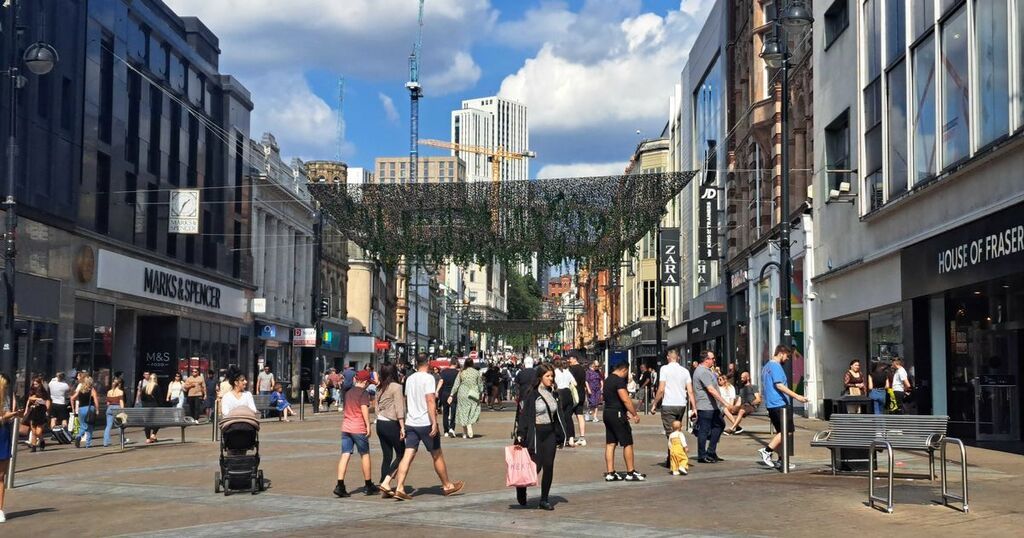 'Sad' man rants Leeds city centre is 'depressing and…