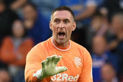 Van Bronckhorst insists McGregor has earned right to regain Rangers gloves