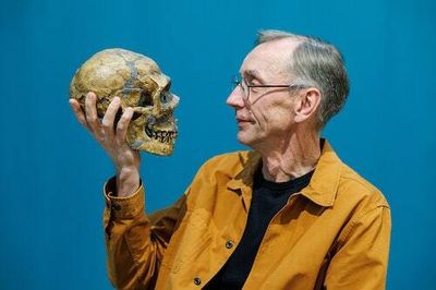 Scientist wins Nobel Prize for work that revealed the first Neanderthal-human relationship