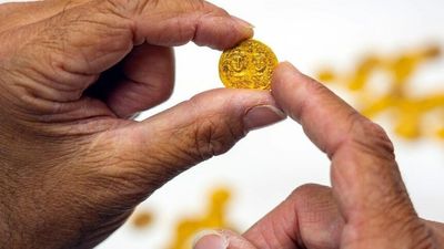 Byzantine gold coins hidden in wall in 7th century uncovered by Israeli archaeologists