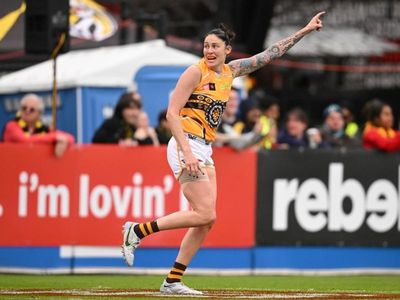 Hawks' Cunningham heads to AFLW tribunal