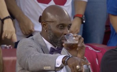 Jerry Rice was on camera happily chilling out with his drink after Deebo Samuel’s bonkers TD and NFL fans loved it