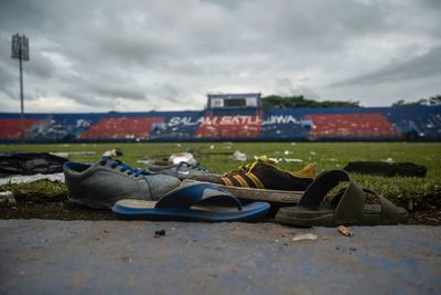 Indonesia probes elite officers over stadium disaster