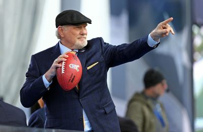 Steelers legend Terry Bradshaw announces he’s been battling cancer