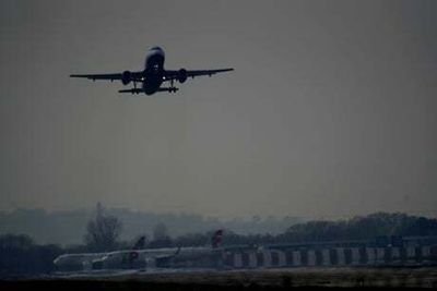 Heathrow to lift 100,000 a day passenger cap