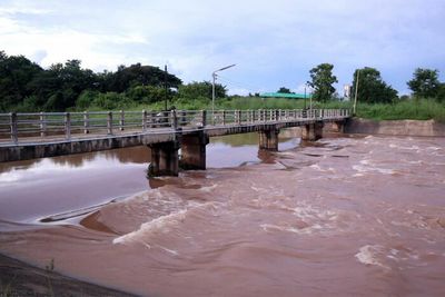 Red flags fly as Yom, Nan rivers at critical levels in Phichit