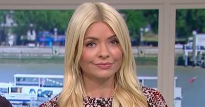 This Morning team tells Holly Willoughby she needs to change her outfit