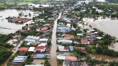 Flooding damages crops, risks tourism recovery