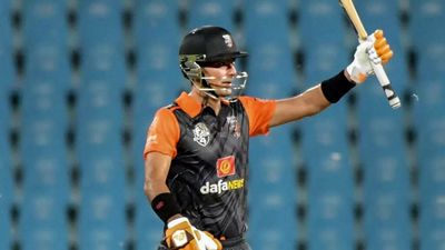 Watch: Mohammad Kaif recreates memory of Pakistan match in Legends League Cricket