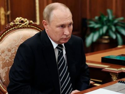 Russia-Ukraine news – live: Putin ‘may pin blame for losses on new commander’