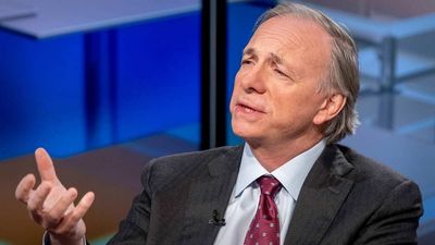 Dalio Steps Down as CIO, Cedes Control of World's Top Hedge Fund