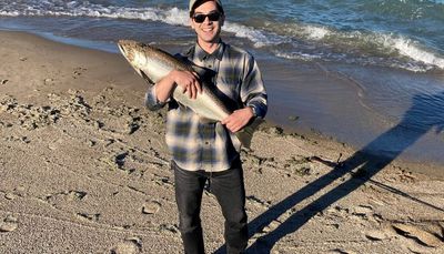 Chicago fishing, Midwest Report: Nearshore salmon and trout remain the lead