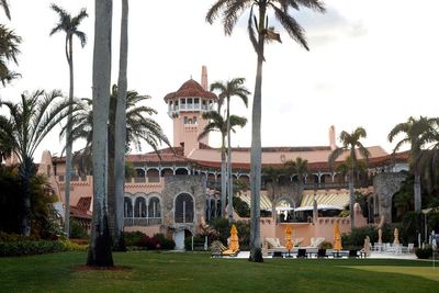 Trump asks Supreme Court to intervene in Mar-a-Lago dispute