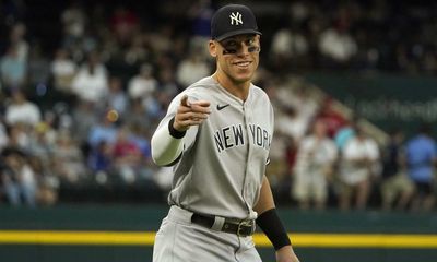 Aaron Judge makes history with 62nd home run to break AL record