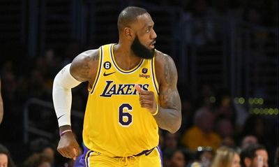 LeBron James isn’t concerned about Lakers’ poor preseason showing