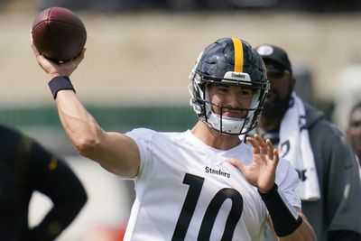 Steelers QB Mitch Trubisky remains captain despite being benched