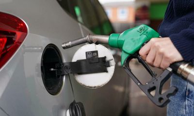 UK supermarkets accused of raising fuel margins despite petrol price drop