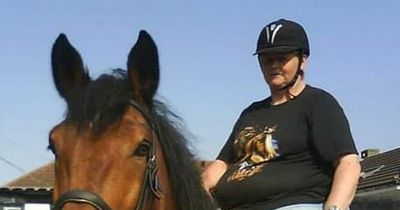 Tributes to Midlothian mother-of-six who passed away after cancer diagnosis