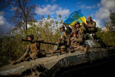 Ukrainian forces advance in north-east and south in further blows to Putin, say UK defence chiefs