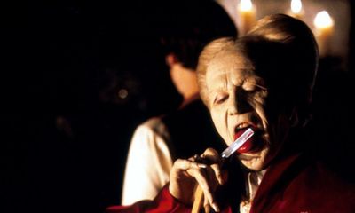 Bram Stoker’s Dracula review – Gary Oldman is Pierrot from hell in blood-red 90s take