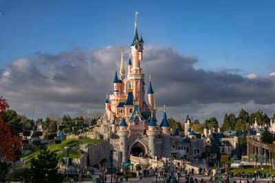 Disneyland Paris seeks UK performers in new recruitment drive