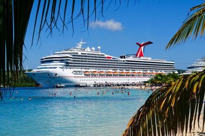 Leading cruise line threatens $500 fines for disruptive passengers