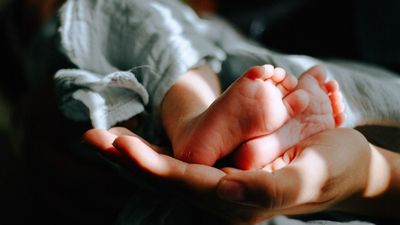 Baby Survives Against The Odds After Being Born Weighing Just 1lbs 2oz – The Same As A Loaf Of Bread