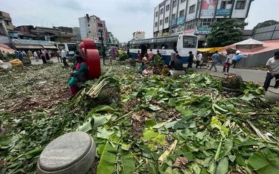 Last days of Dasara in Bengaluru leave behind piles of garbage on streets