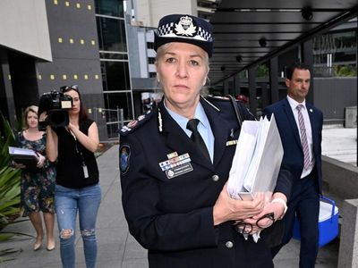 Qld police boss recounts sexual harassment