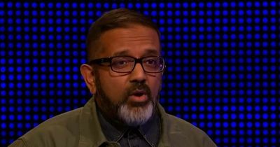The Chase player distracts viewers as they 'work out what will happen' moments into show