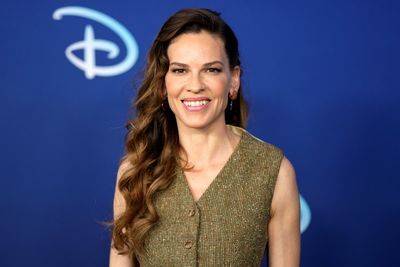 Hilary Swank talks filming new series while expecting twins