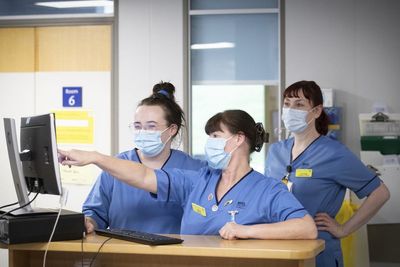 Nurses start voting on strikes over pay