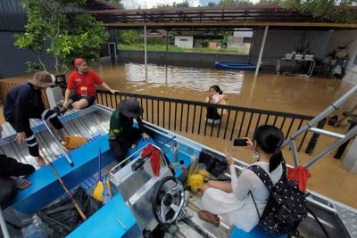 Flood draining from Chiang Mai city hits downstream communities