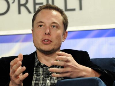 Elon Musk, Lindsey Graham Tussle Over Putin's Ukraine Invasion: Senator Threatens EV Tax Credit Withdrawal, Tesla CEO Says 'War Is Ultimate Supreme Court'