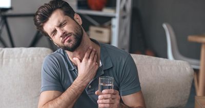 Is sore throat a symptom of Covid and how long does it last?