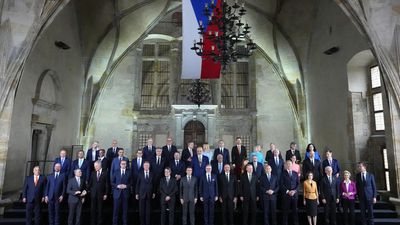 Macron's European Political Community holds inaugural meeting amid Ukraine war