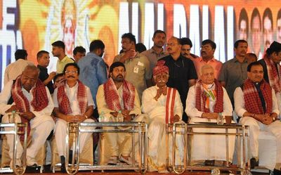 ‘Alai Balai’ eases the political heat of Telangana