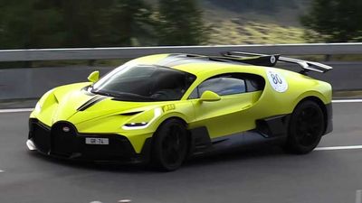 Rare Bugatti Divo Makes Amazing Sounds During Hillclimb Event