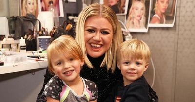 Kelly Clarkson says she's 'not above spanking' her kids and 'finds nothing wrong with it'