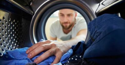 Using doors and other tips to dry sheets without relying on tumble dryer