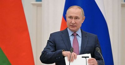 Vladimir Putin 'wants to take world with him' and has 'already decided to use nukes'