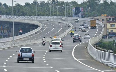 Police ask motorists on Bengaluru-Mysuru expressway to drive cautiously