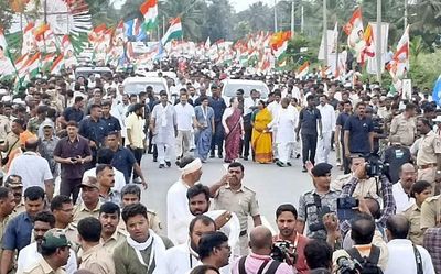 Sonia joins Bharat Jodo Yatra in Mandya for two hours