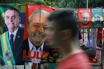 Brazil's Lula on 48%, ahead of Bolsonaro on 41%, poll shows ahead of vote