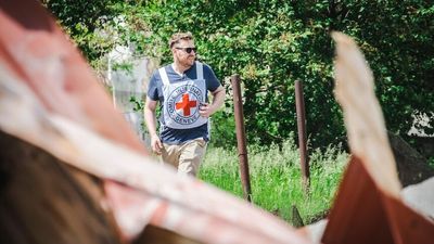 Red Cross volunteer Sean Moran returns to Wollongong after four months in Ukraine