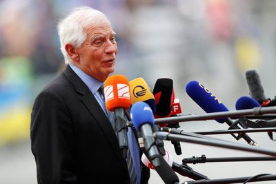 EU leaders reaffirm support for Ukraine, squabble over gas price cap
