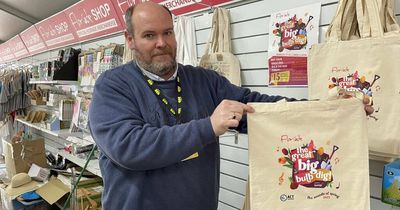 Buy an official The Great Big Bulb Dig bag and take home some Floriade bulbs