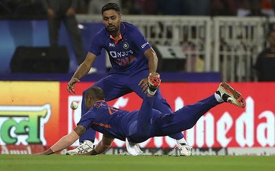 Ind vs SA 1st ODI | Gave away too many runs, fielding wasn't great: Dhawan